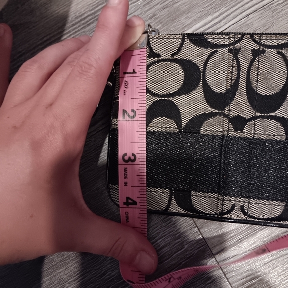 Coach Wristlet - Picture 8 of 8